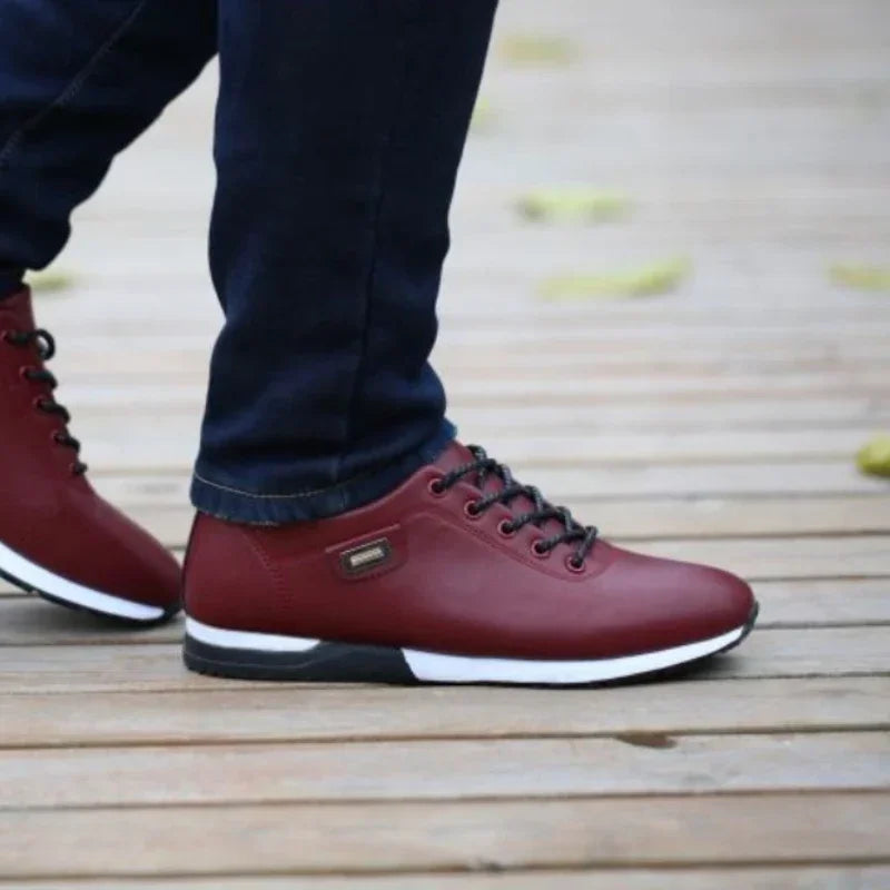 Men's Casual Lace-Up Shoes with Streamlined Sporty Outsole