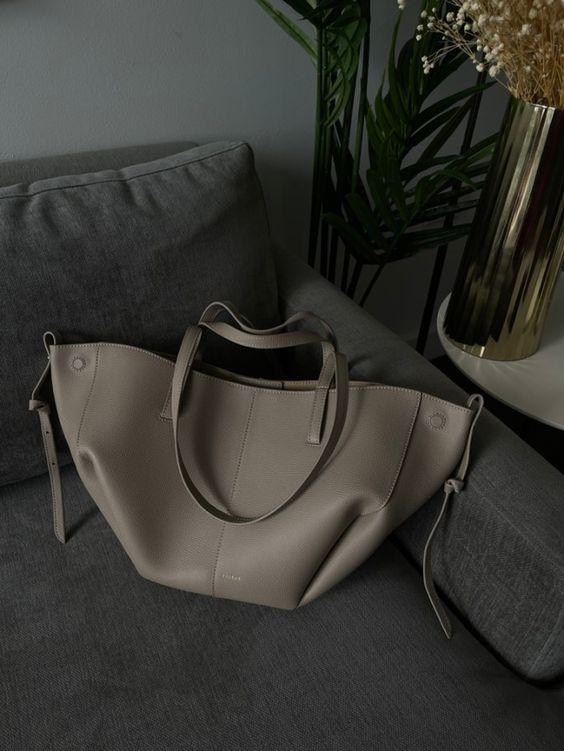 Women's Vintage-Inspired Tote Bag with Sturdy Top Handles