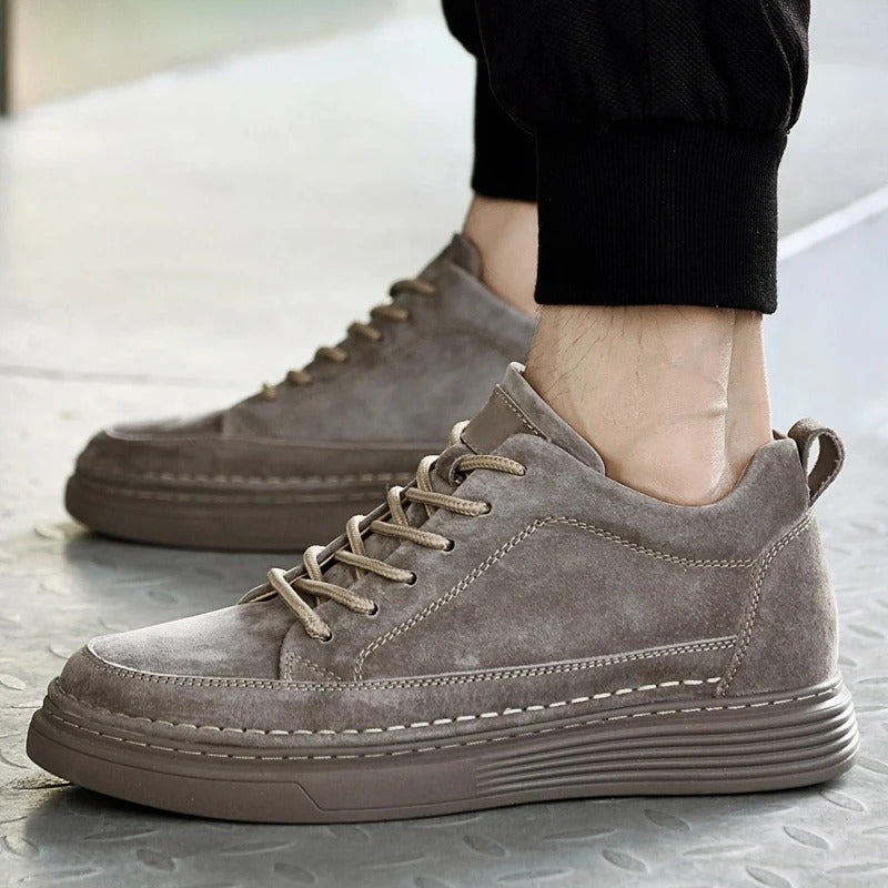 Men’s Casual Lace-Up Sneakers with Contrast Sole and Raised Stitching