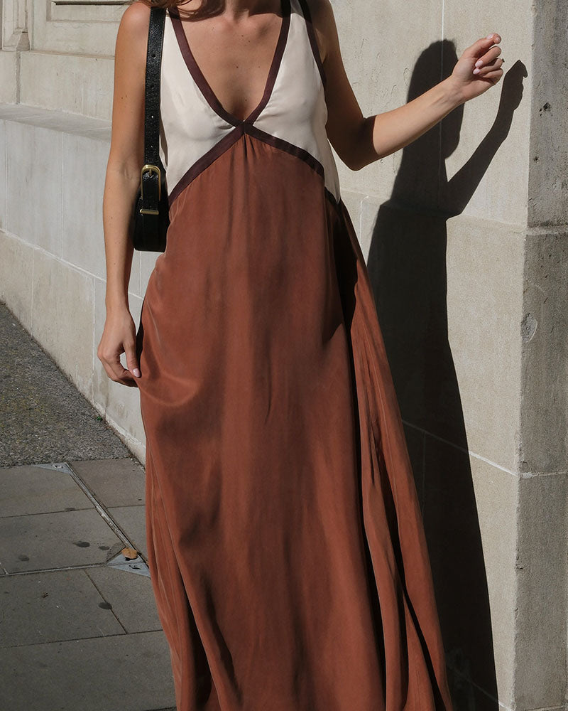 Women’s Sleeveless Contrast V Neck Flowy Maxi Dress