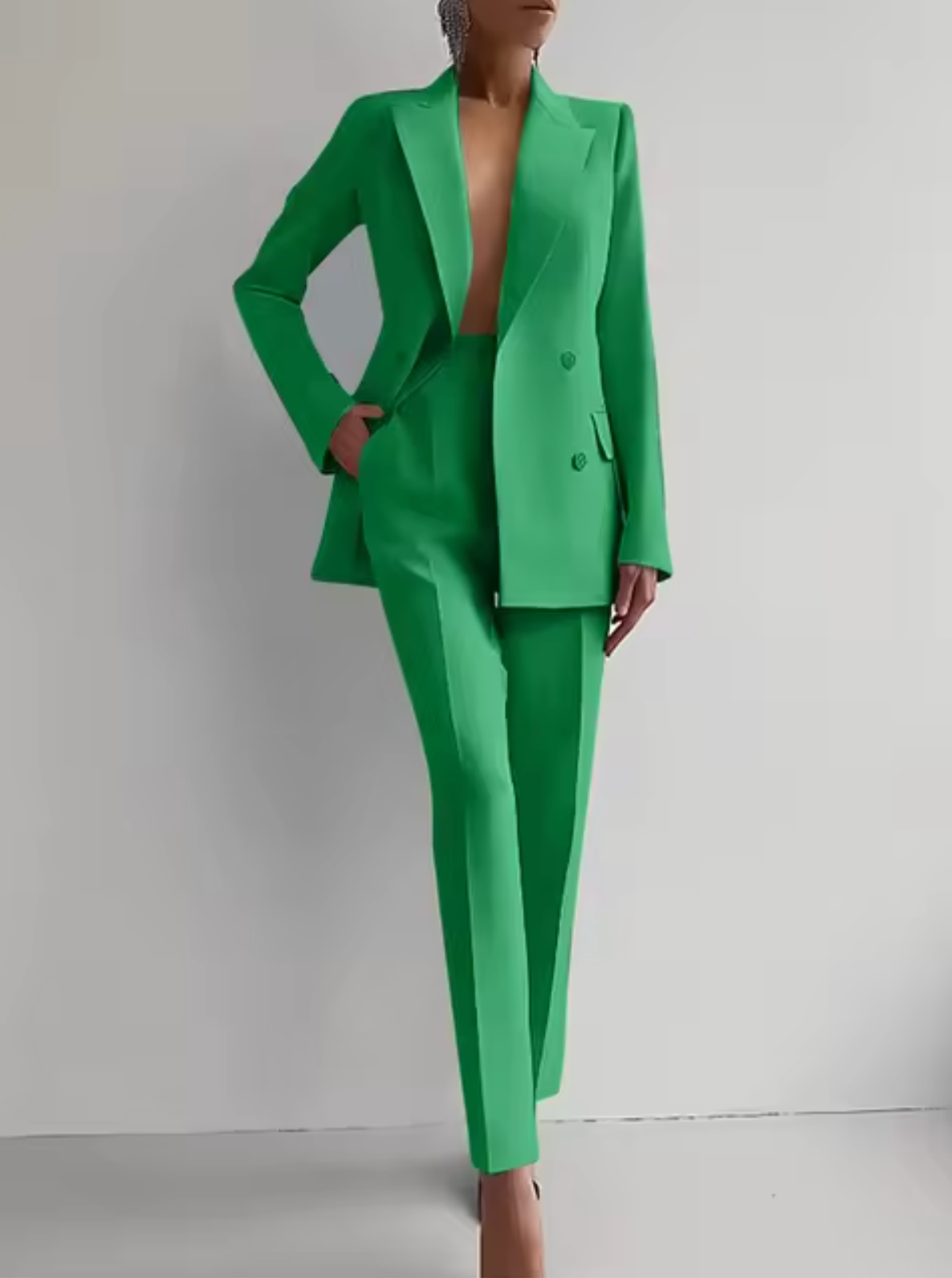 Women's Elegant Blazer and Pleated Pants Suit