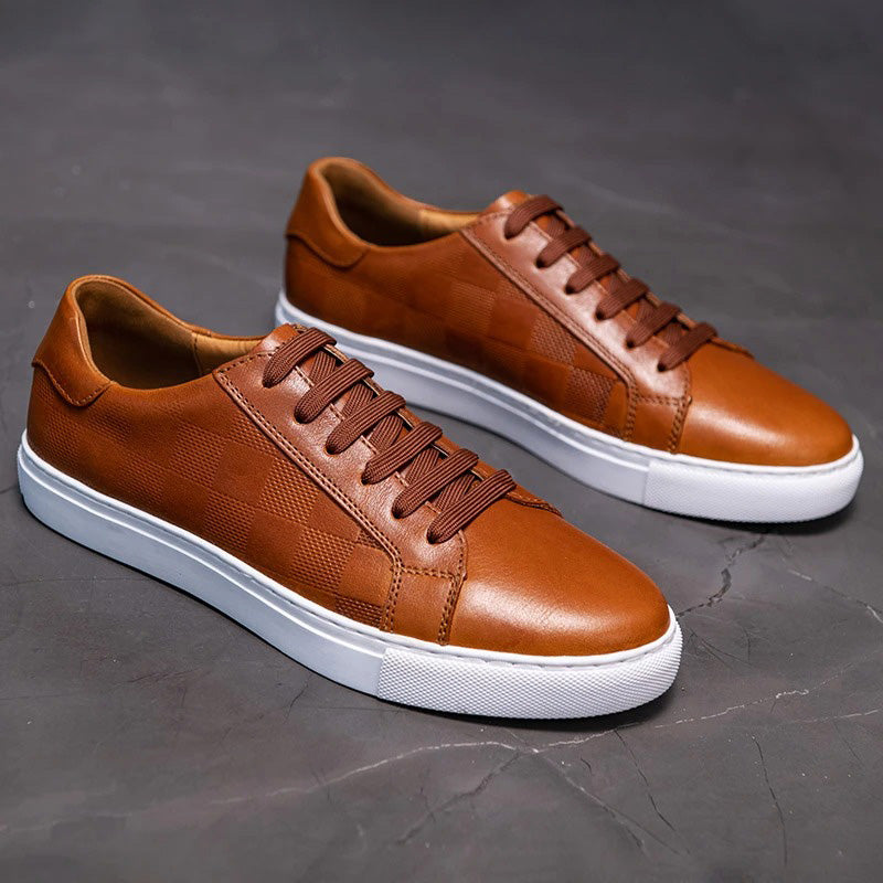 Men’s Low-Top Sneakers with Lace-Up Front and Contrast Sole