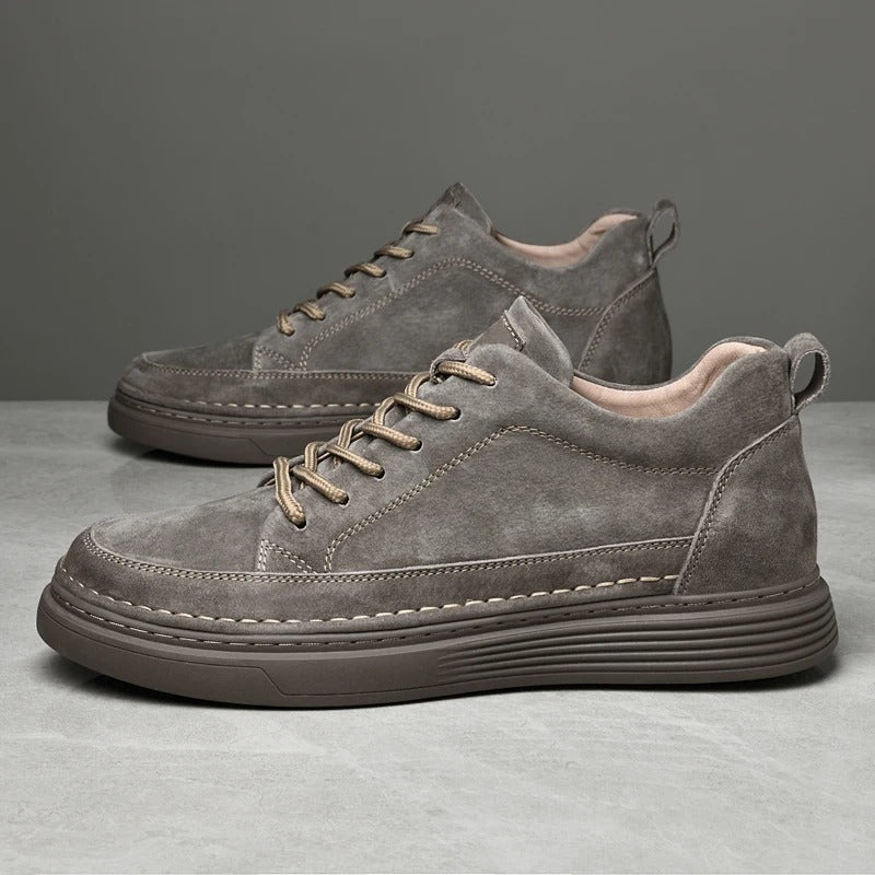 Men’s Casual Lace-Up Sneakers with Contrast Sole and Raised Stitching