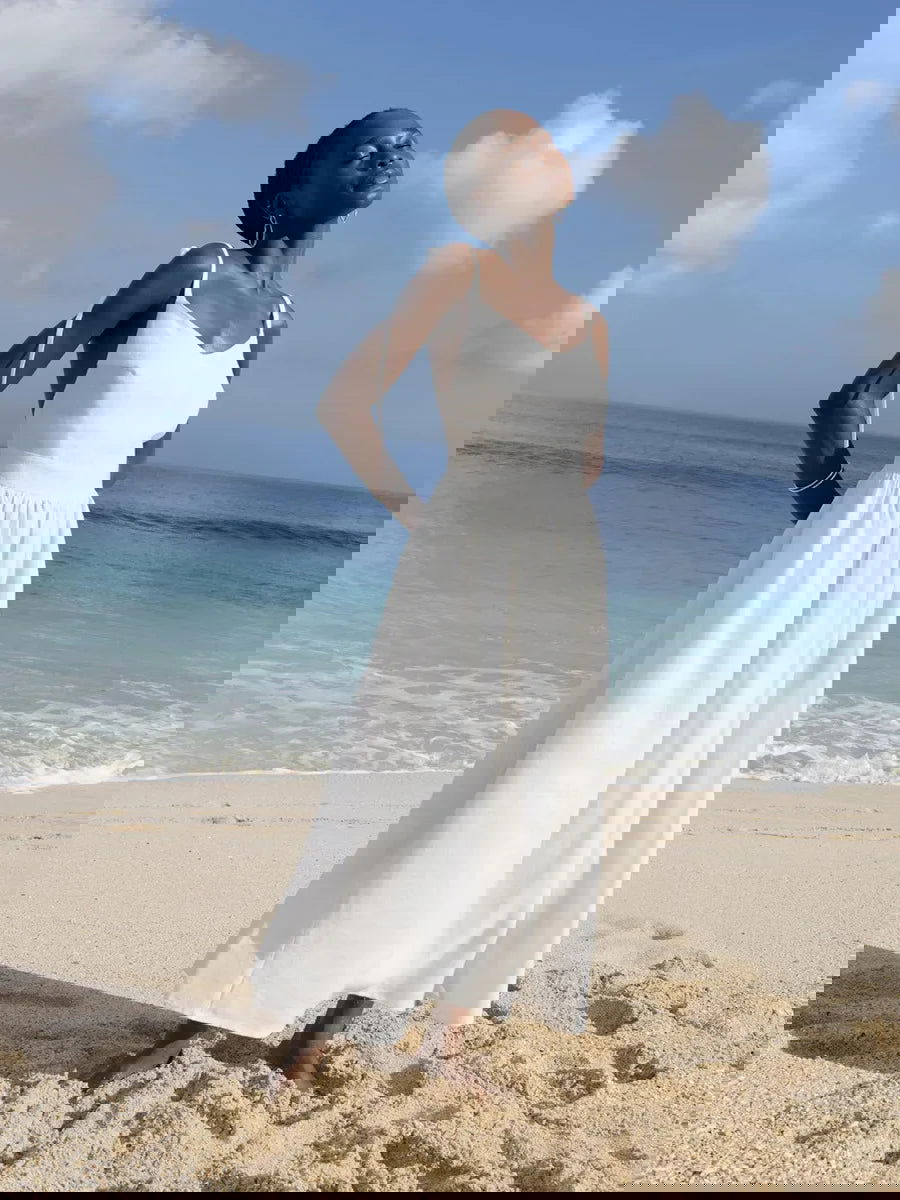 Women's Sleeveless Maxi Dress with V-Neck and Open Back