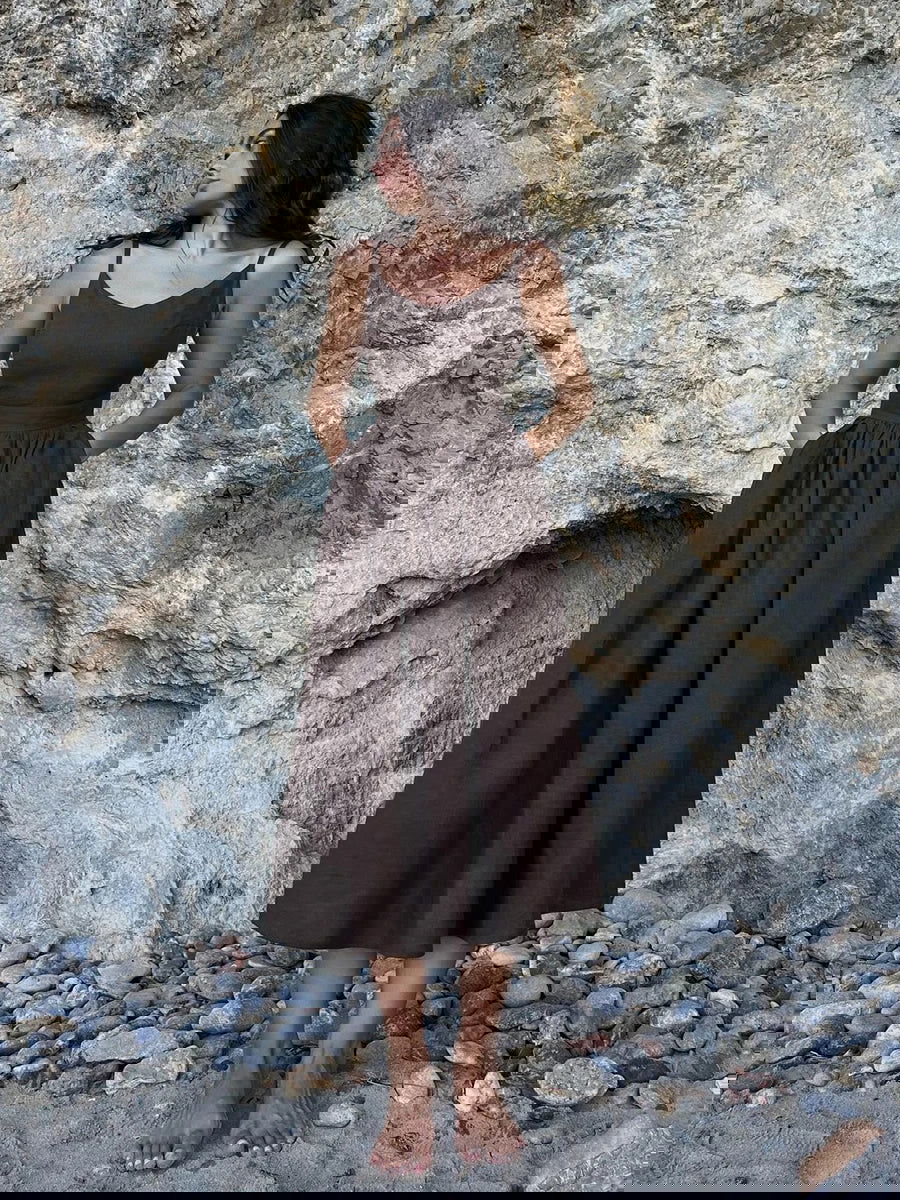 Women's Sleeveless Maxi Dress with V-Neck and Open Back