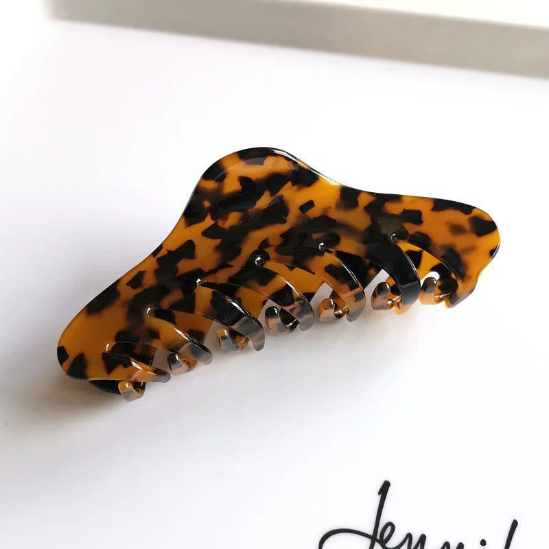 Elegant Leopard Print Crab Hair Clip – Large Acetate Hair Claw for Women