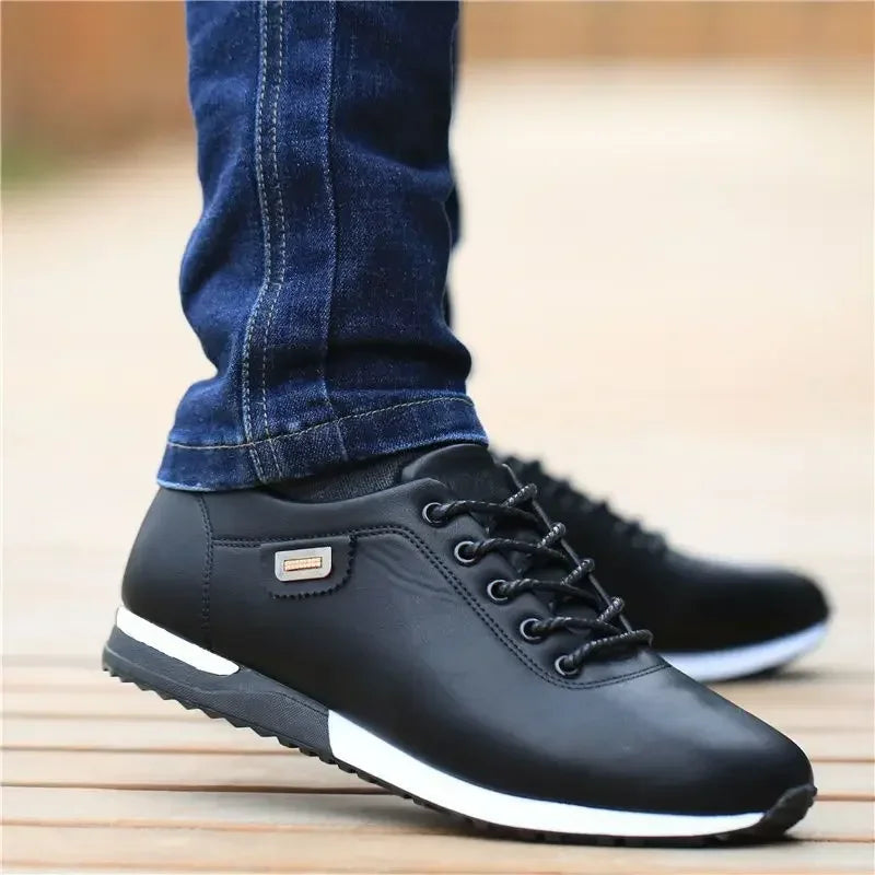 Men's Casual Lace-Up Shoes with Streamlined Sporty Outsole