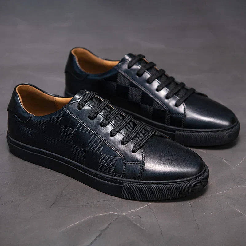 Men’s Low-Top Sneakers with Lace-Up Front and Contrast Sole