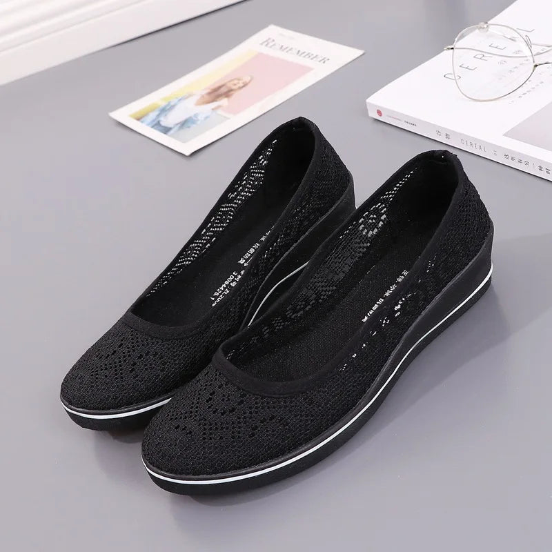 Women's Casual Knit Flats with Round Toe and Slip-On Wedge Sole