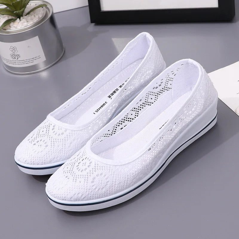 Women's Casual Knit Flats with Round Toe and Slip-On Wedge Sole