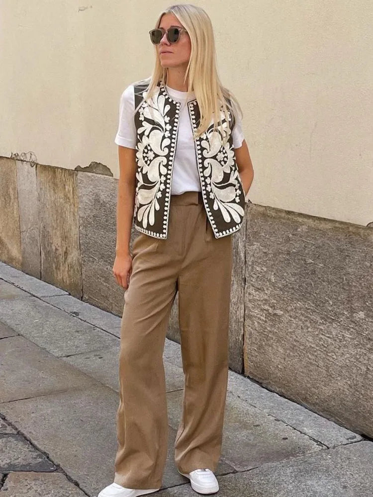 Women's Embroidered Sleeveless Vest with Floral Detailing