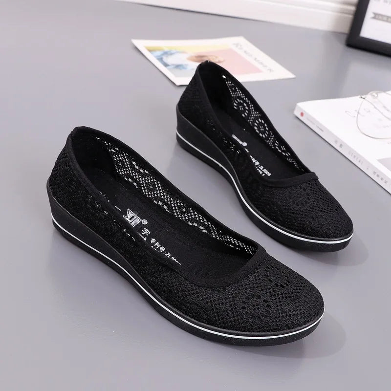 Women's Casual Knit Flats with Round Toe and Slip-On Wedge Sole