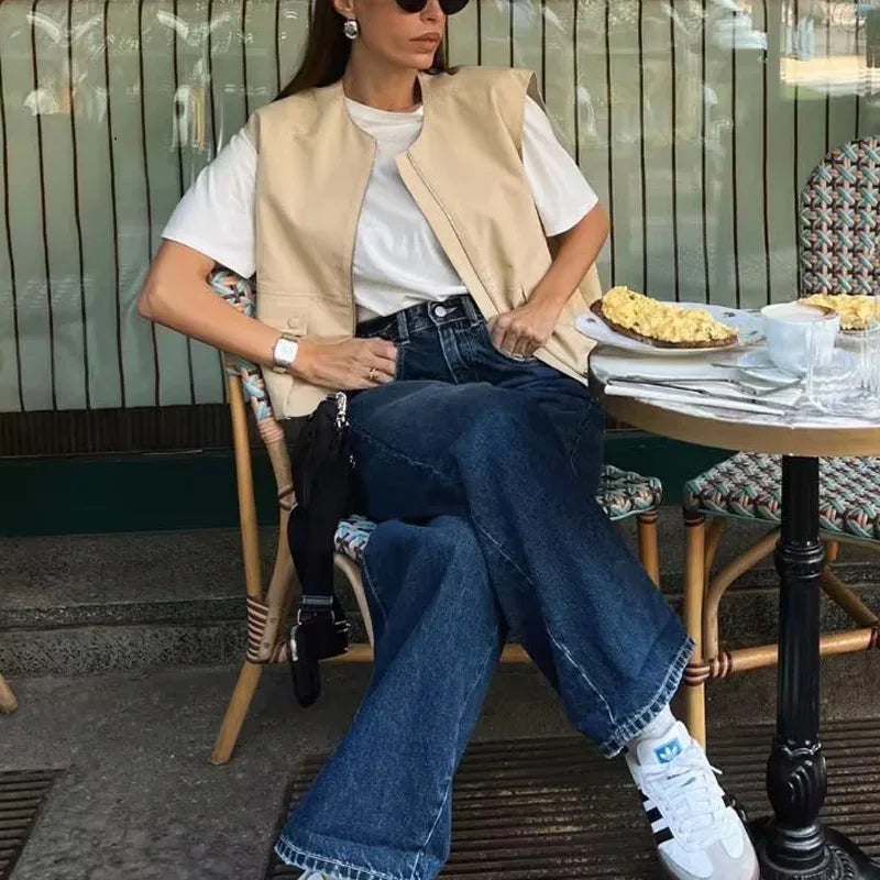 Women's Sleeveless Zip-Up Vest Jacket with Pleated Hem