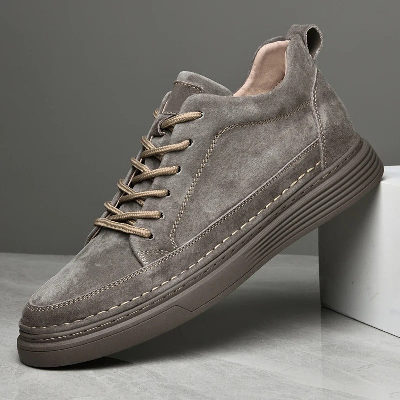 Men’s Casual Lace-Up Sneakers with Contrast Sole and Raised Stitching